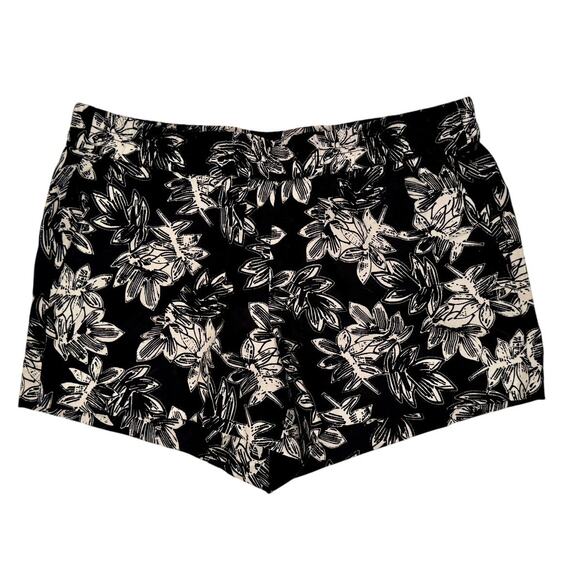 NWT - J.Crew Black & White Printed Shorts - Size 10 - Picture 2 of 3